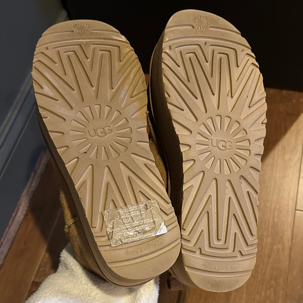 Ugg Ultra Mini Platform Boots - Picture 8 of 8